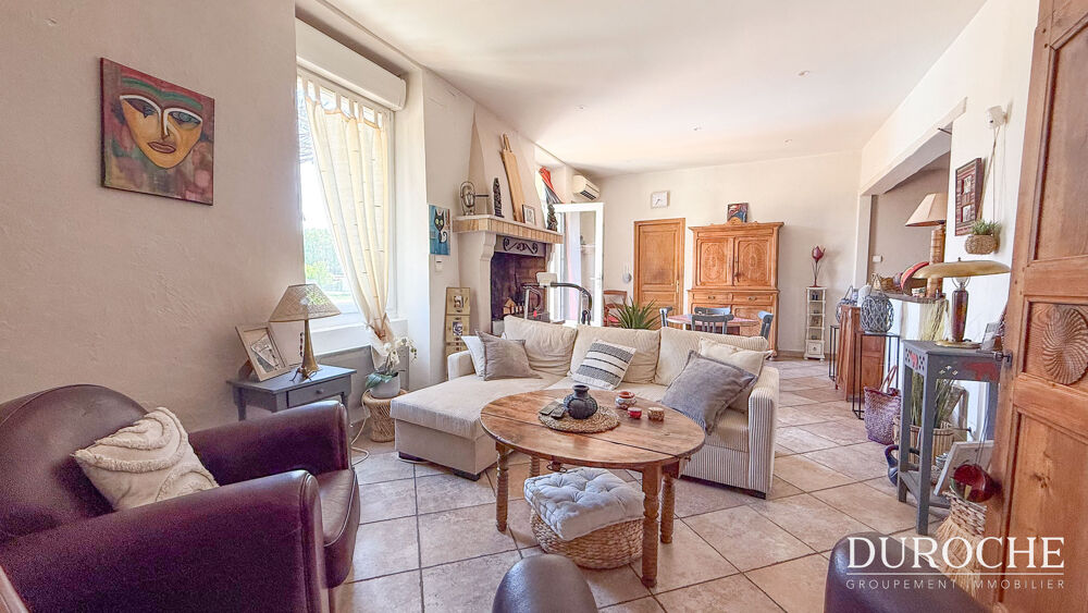 MORNAS, MAS de ville comprenant 2 appartements possible de les relier