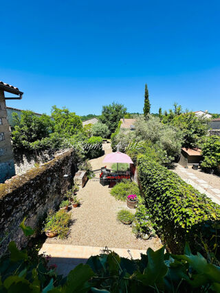  Maison � vendre 8 pi�ces 315 m�