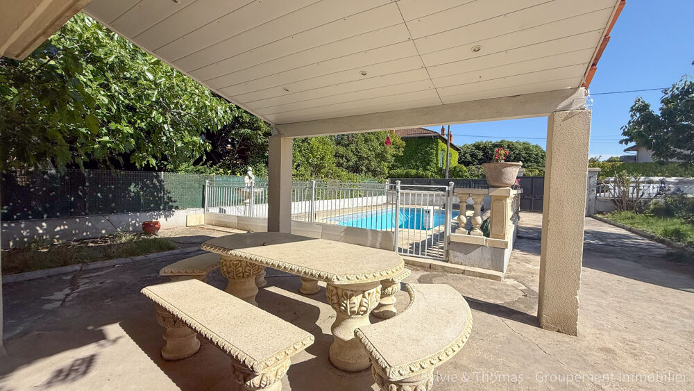 Vente Maison Orange, Grande maison familiale de 180 m2 avec jardin, piscine et annexes   proche centre ville Orange