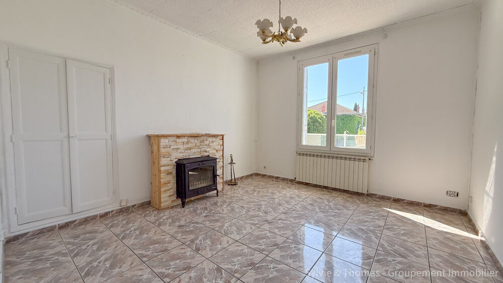 Orange, Grande maison familiale de 180 m2 avec jardin, piscine et annexes proche centre ville