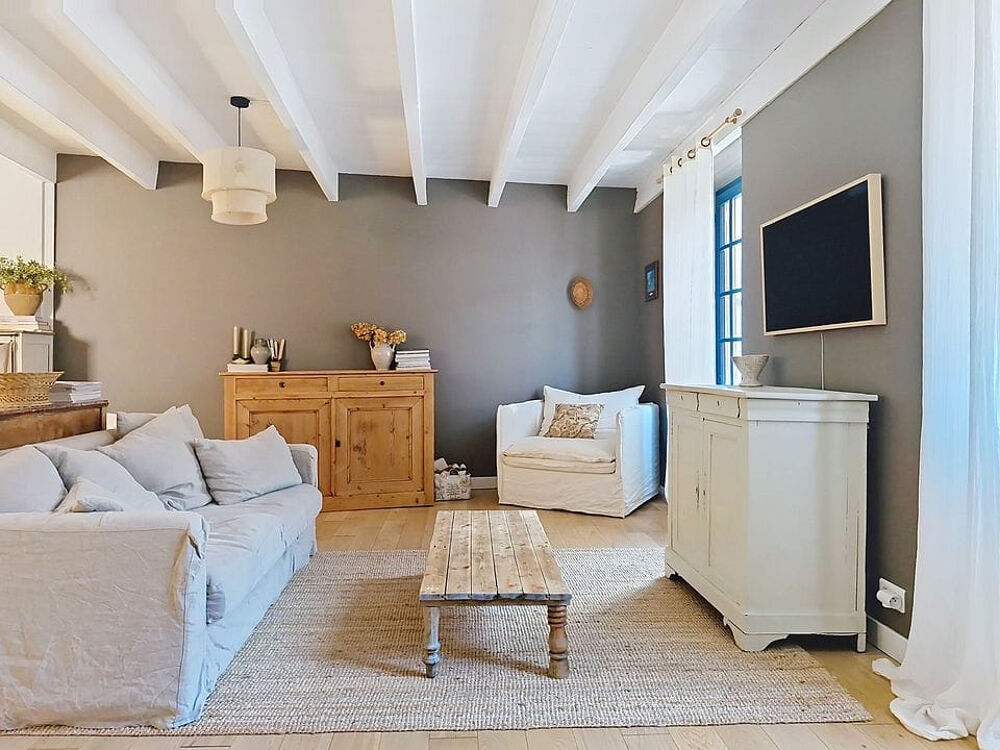 Maison en pierre rénovée avec annexe et bel extérieur, coeur de village - 33790 Pellegrue