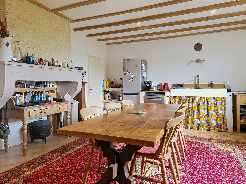 Vente Maison Belle maison de campagne en pierre avec vue dégagée à 21 km de Saint-Émilion Ste radegonde