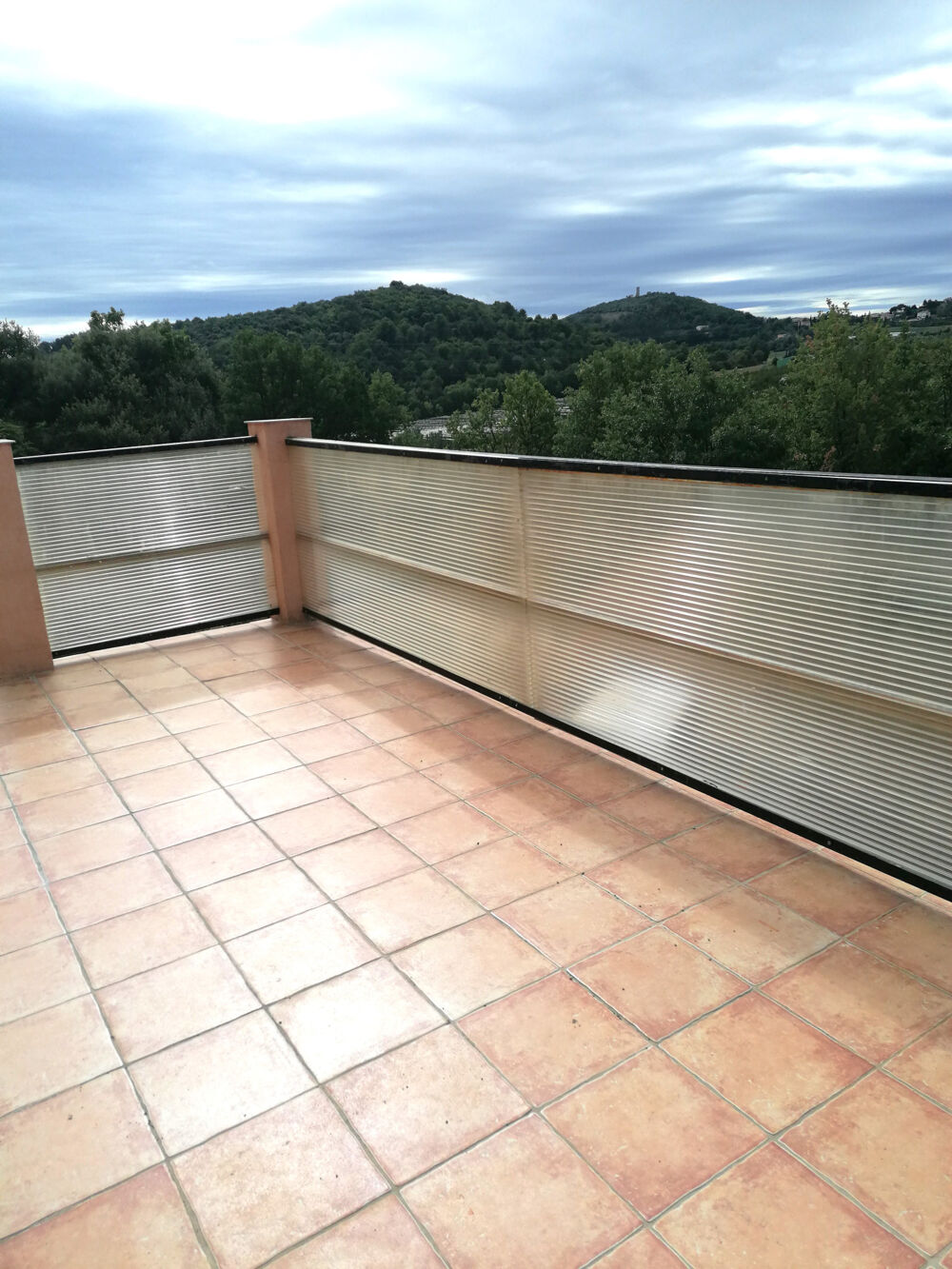 MANOSQUE, TRÈS BEAU T2 de 45 M2 EN COPRO 3 APPARTS QUARTIER RÉSIDENTIEL