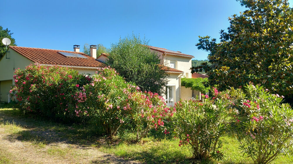 Villa Paisible sur grand parc Arboré.