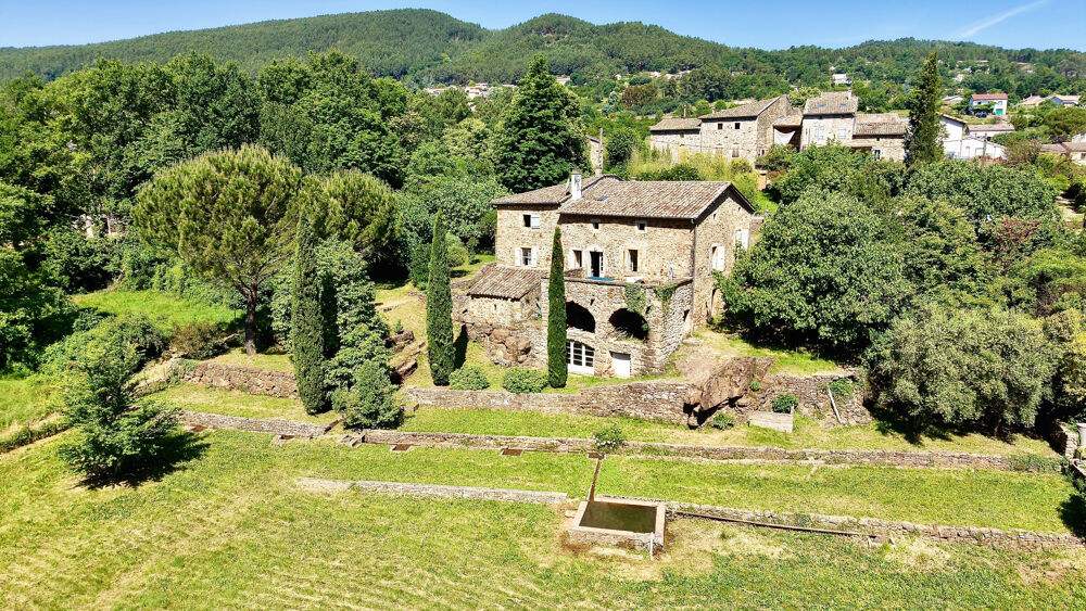 Vente Maison Superbe bâtisse en pierre avec caves voûtées et terrain attenant Aubenas