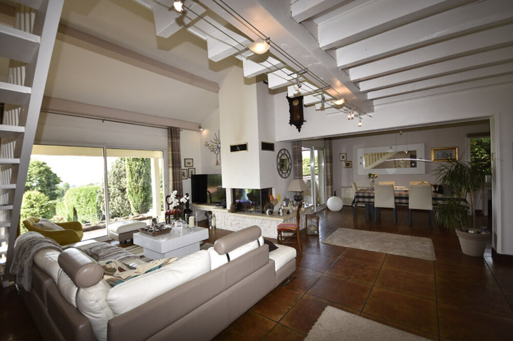 Vente Maison Très belle Villa avec 3000m2 de terrain Bellegarde poussieu