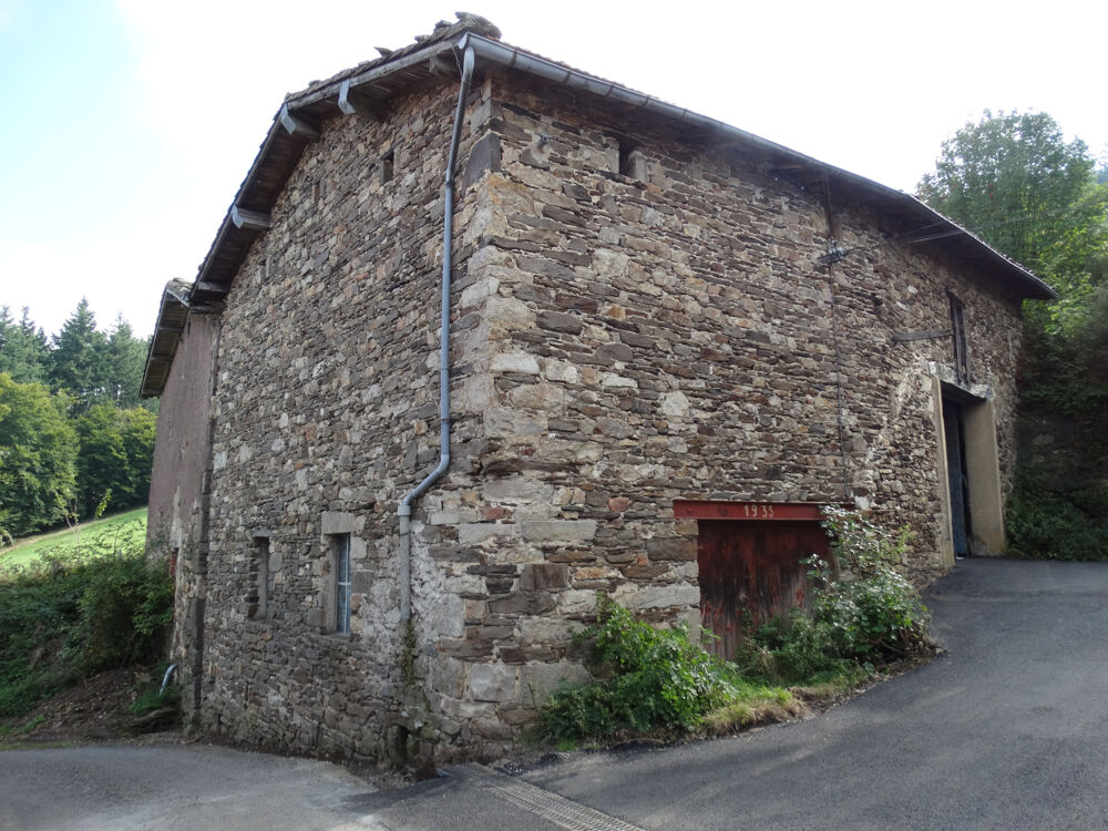 Grange et maison en pierres à rénover entièrement