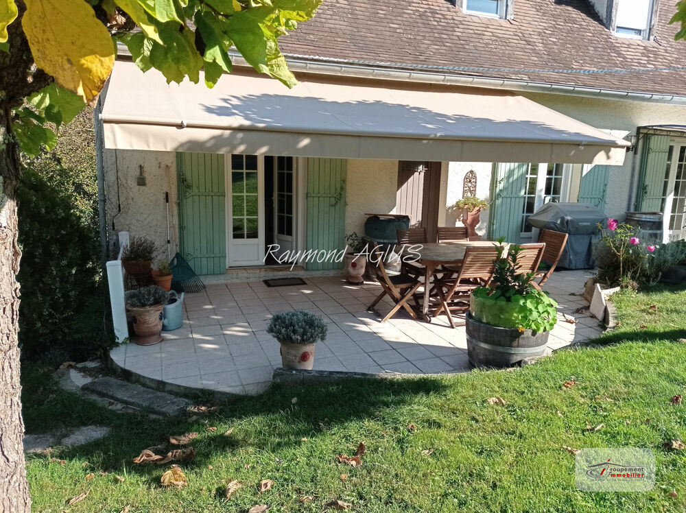 Charmante maison traditionnelle de 4 chambres avec vue dégagée sur la vallée