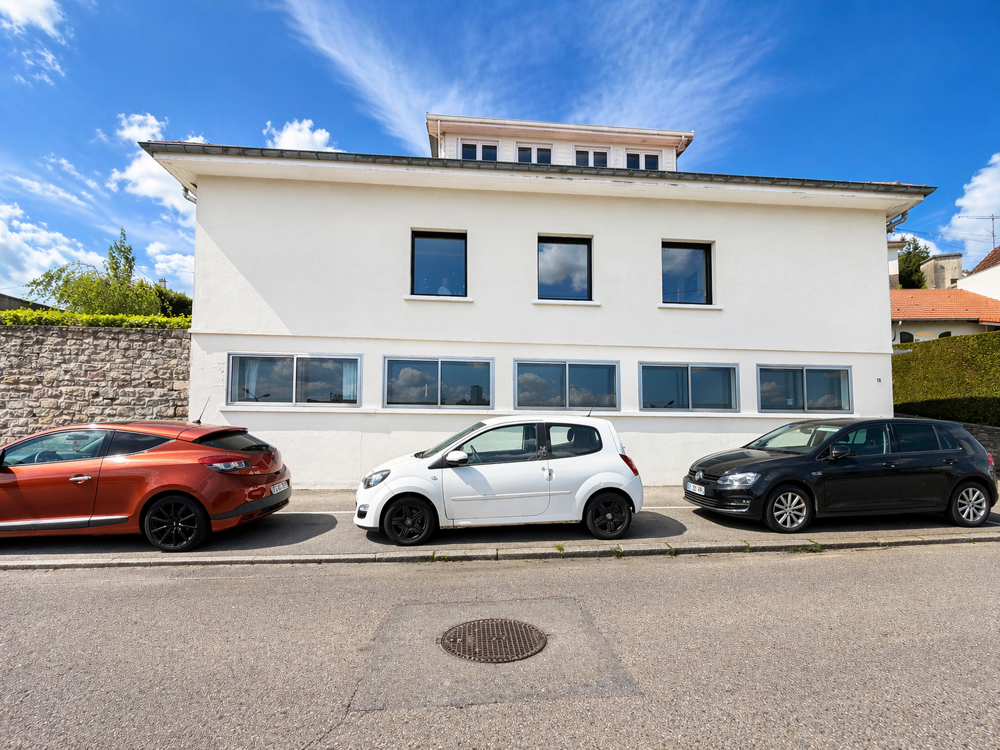 Immeuble - Grande Maison d'habitation, idéal investissement colocation sénior, comprenant 2 logements rénové