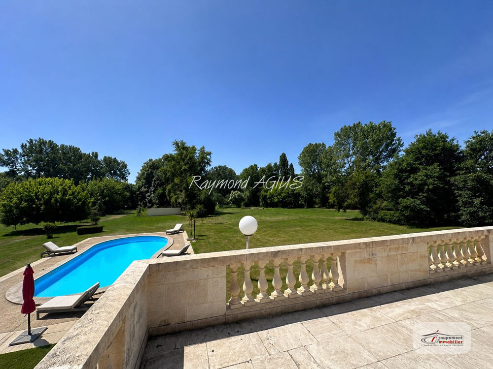 Vente Maison Longère exceptionnelle au bord de la rivière, avec 3,5 hectares, piscine, tennis et accès direct à la Dordogne St seurin de prats