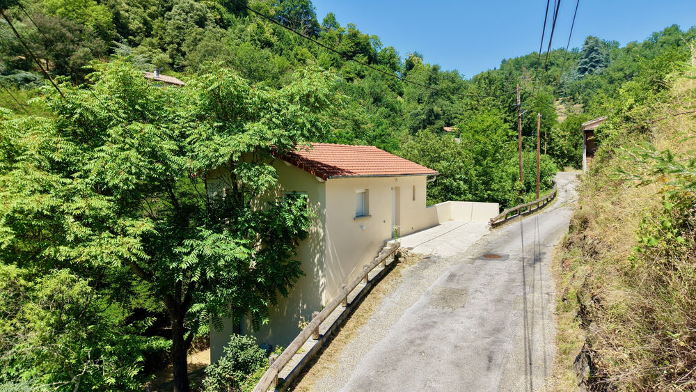 Vals les bains, Maison avec terrain attenant
