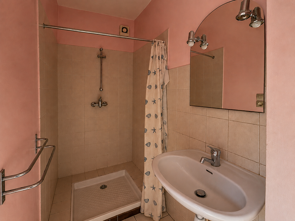 EPINAL Appartement Type F2 à rénover Au calme Proche centre ville