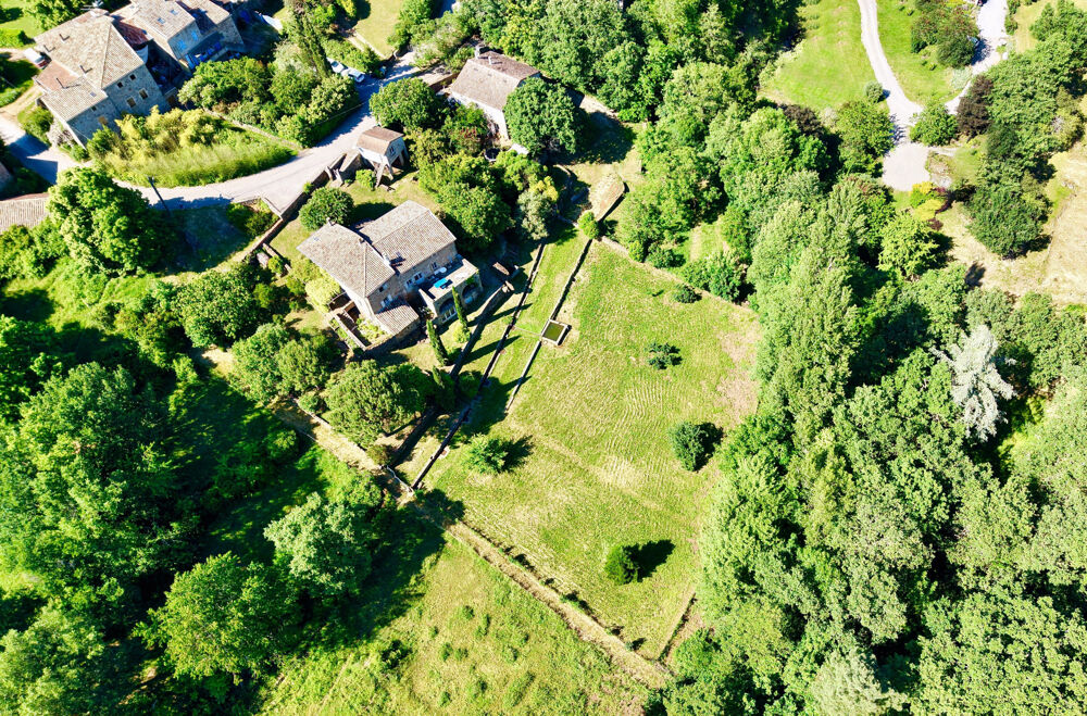 Vente Maison Superbe bâtisse en pierre avec caves voûtées et terrain attenant Aubenas