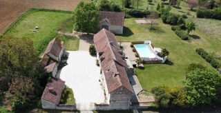 Propriété/château à vendre 9 pièces 263 m²