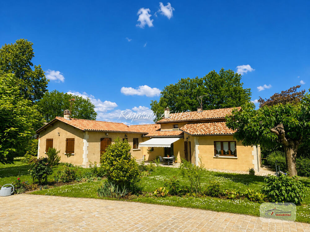 Vente Maison Élégante maison familiale de 7 chambres avec annexe indépendante, située dans un cadre rural paisible Libourne