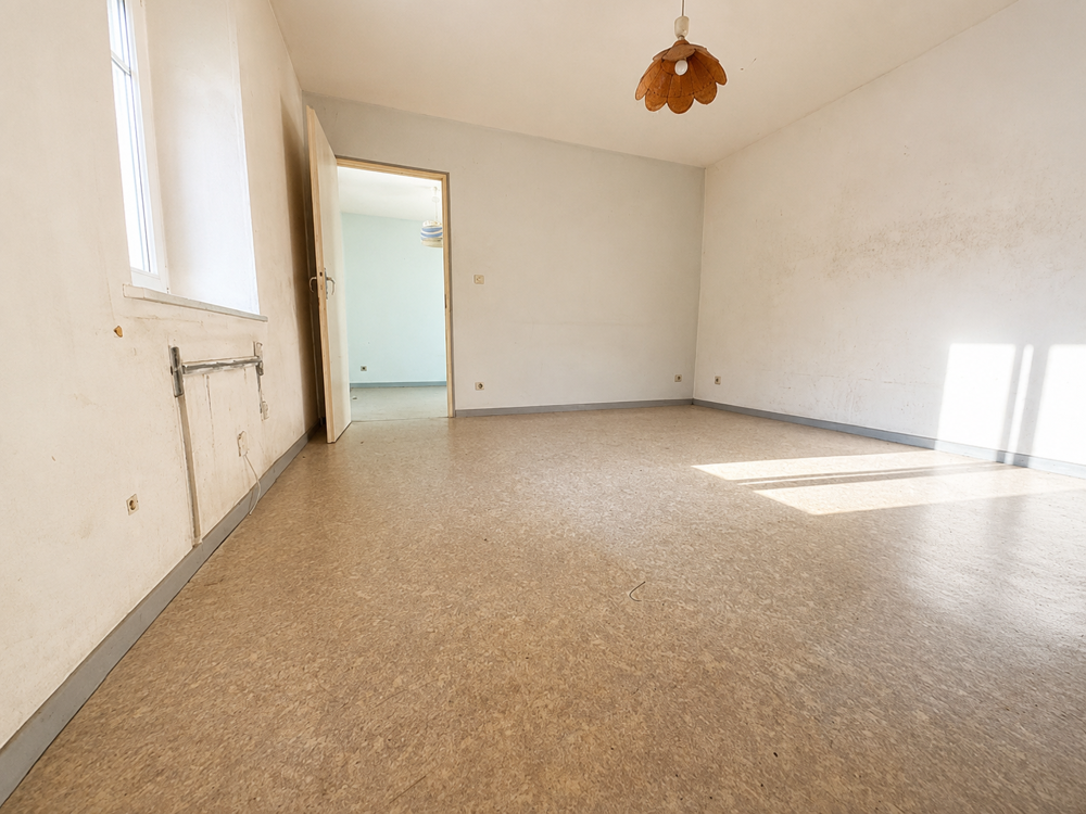 EPINAL Appartement Type F2 à rénover Au calme Proche centre ville