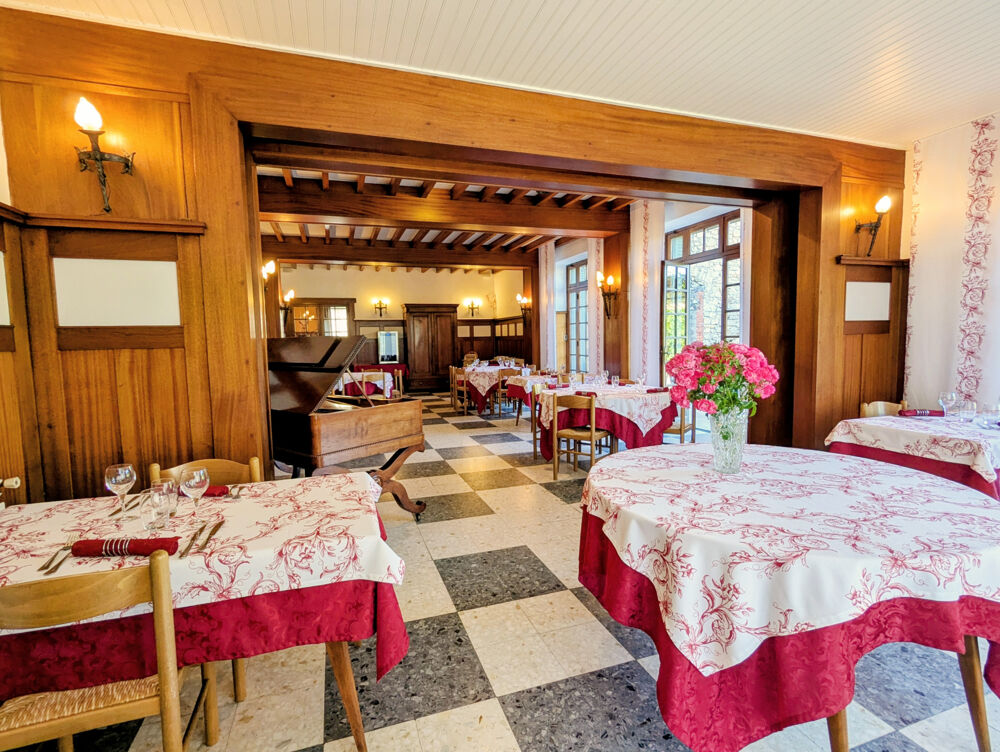 Vente Immeuble Ancien relais de diligence   Hôtel-restaurant   840 m2 Ceilhes et rocozels