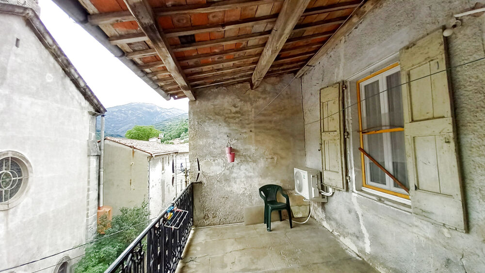Grande Maison rénovée avec terrasses.