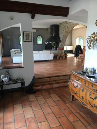  Propriété/château à vendre 8 pièces 235 m²