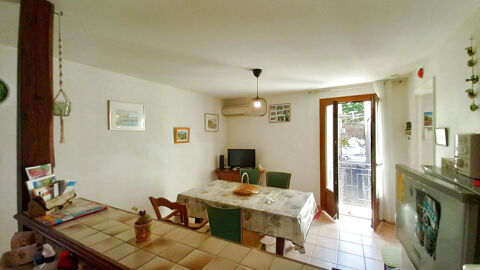   Grande Maison habitables imm�diatement, avec garages. Maison - 5 pi�ce(s) - 108 m�