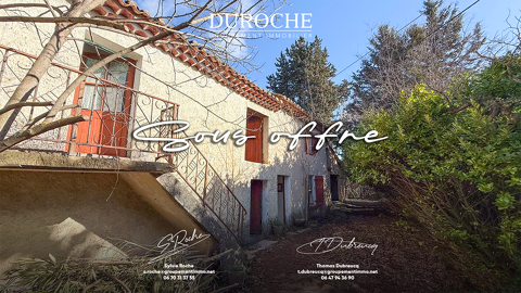   Caderousse 5mn de l'�changeur A7/A9 Orange, 30mn de la gare TGV Avignon. Mas mitoyen � restaurer sur 2 470 m2 Maison - 6 pi�ce(s) - 158 m�