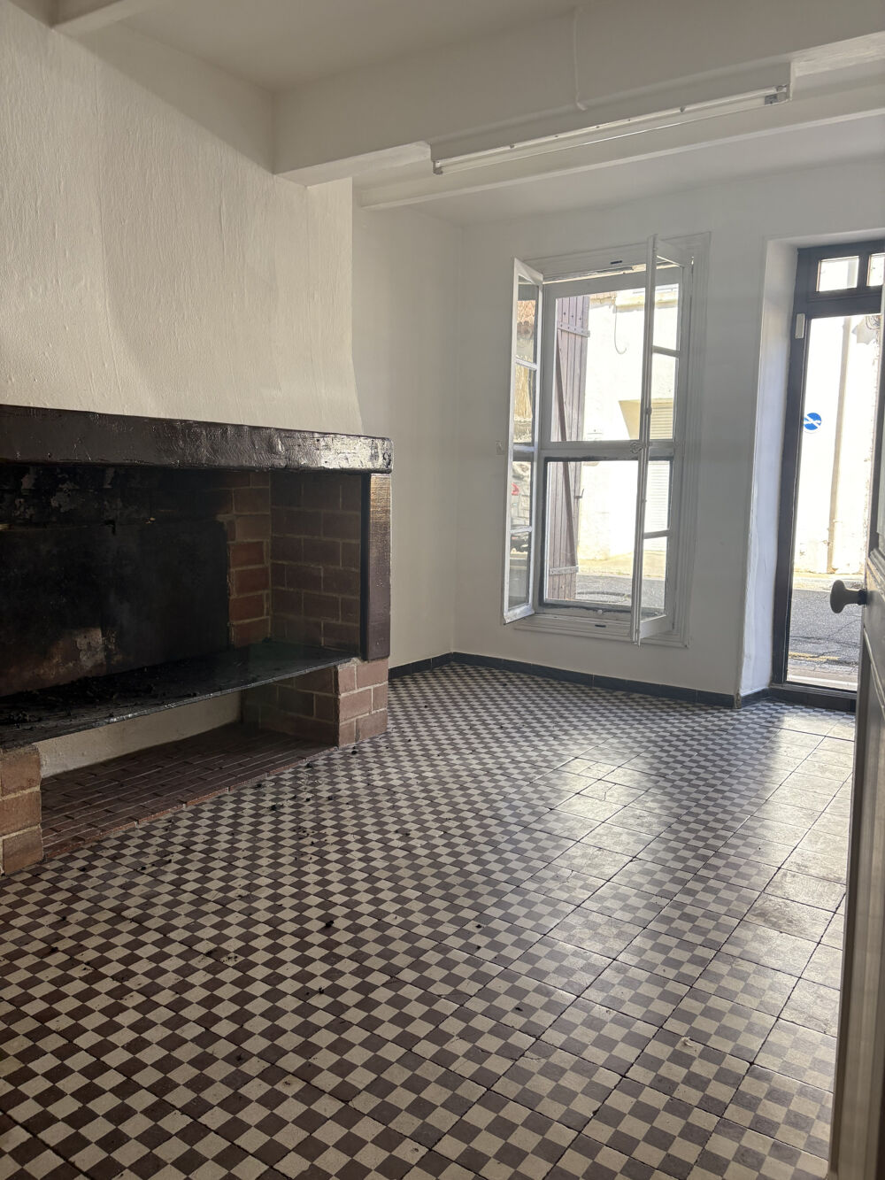 Maison vigneronne 117 m2 - Centre ville - 1 étage - Terrasse - 4 chambres - Garage 70m2 -