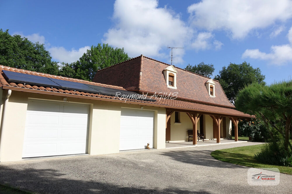 Vente Maison ** SOUS OFFRE **  Maison traditionnelle immaculée de 4 chambres avec jardins paysagers à la périphérie d'Eymet Eymet