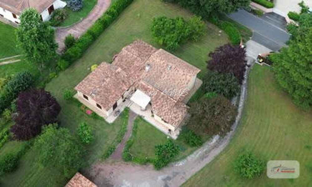 Vente Maison Élégante maison familiale de 7 chambres avec annexe indépendante, située dans un cadre rural paisible Libourne