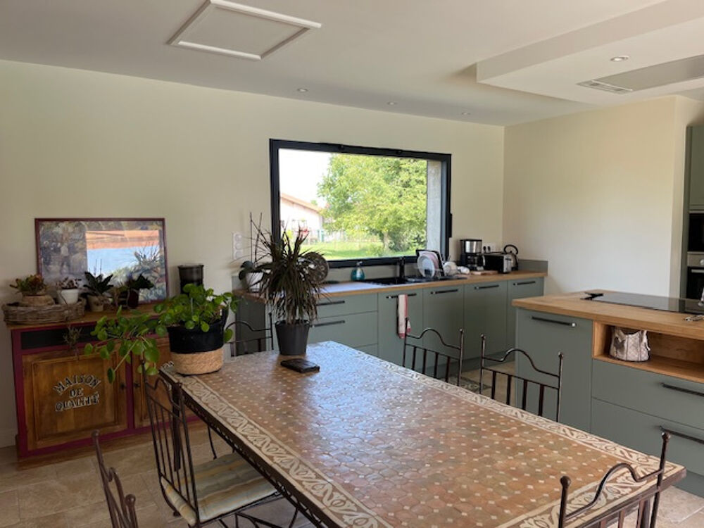 BELLE VILLA DE PLAIN PIED DE 165M2 AVEC PISCINE