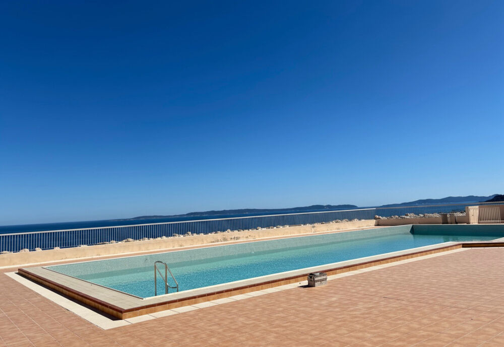 Vente Appartement Exclusivité   Bormes-les-Mimosas<br>Appartement 2 pièces rénové avec vue sur le port et aperçu mer Bormes les mimosas