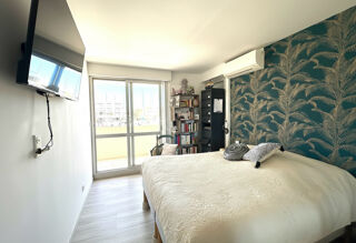 Vente Appartement Exclusivité   Bormes-les-Mimosas<br>Appartement 2 pièces rénové avec vue sur le port et aperçu mer Bormes les mimosas