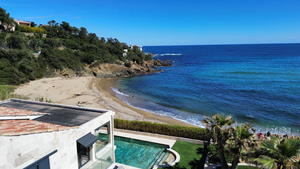 Vente Maison Saint-Aygulf - Exceptionnelle villa pied dans l'eau face à la plage, proche des calanques St aygulf