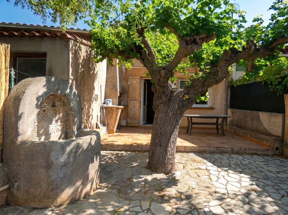 Vente Appartement APPARTEMENT DE PLAIN PIED SUR 234 M2 DE TERRAIN AVEC GARAGE ET CAVE LE THORONET Le thoronet