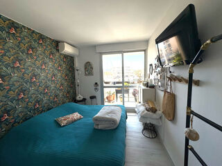 Vente Appartement Exclusivité   Bormes-les-Mimosas<br>Appartement 2 pièces rénové avec vue sur le port et aperçu mer Bormes les mimosas