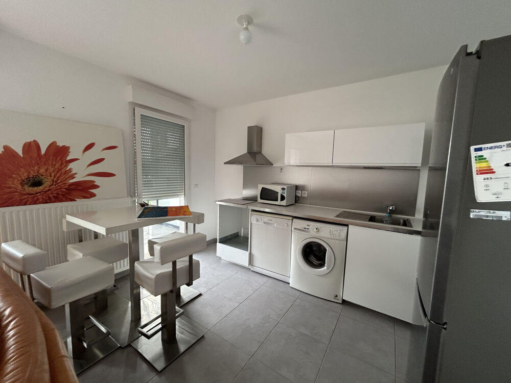 Location Appartement A LOUER - Appartement T3 meublé avec terrasse et garage Hyères
