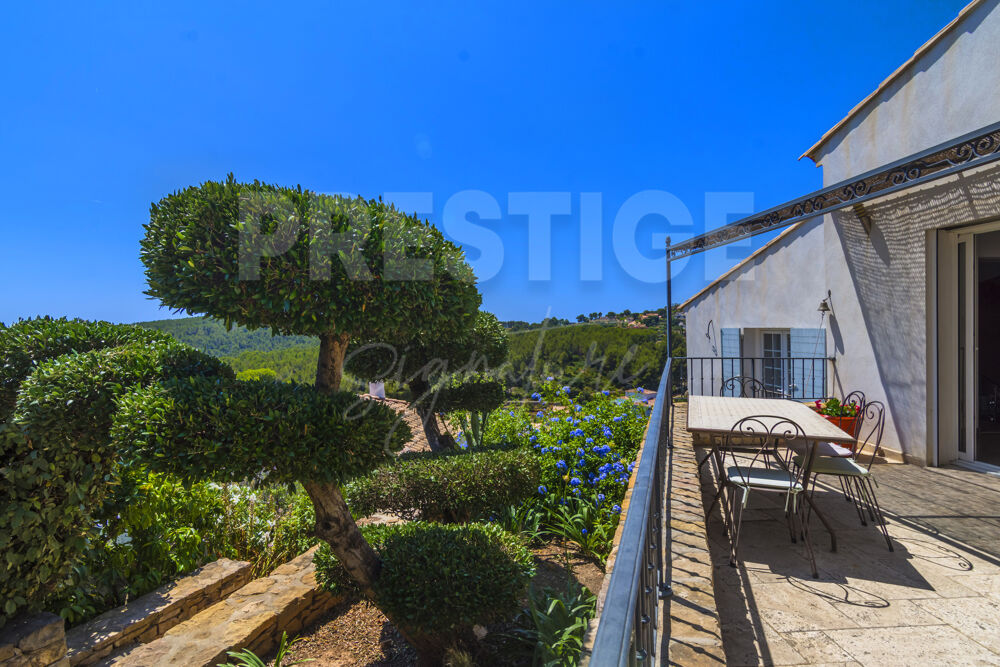 Villa d'exception avec vue mer à Bandol avec ascenseur et garage 8 voitures