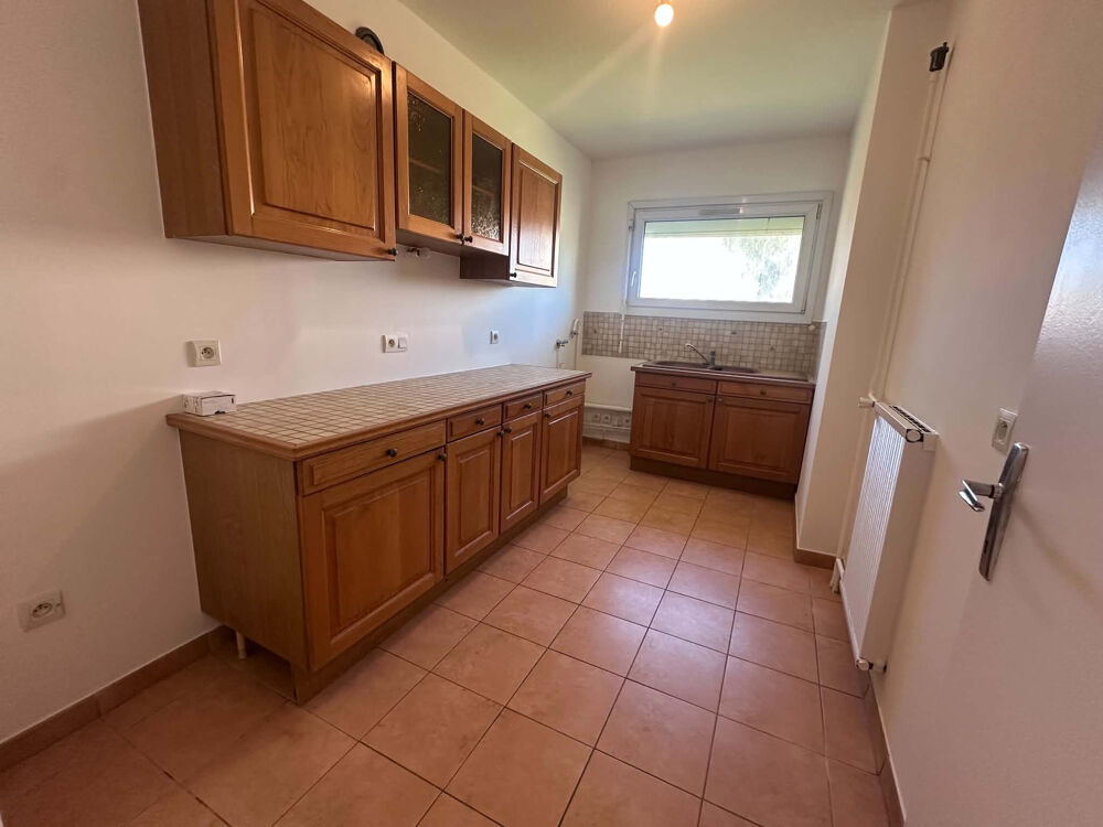 A Louer T2 de 53 m2 avec balcon et stationnement à HYERES