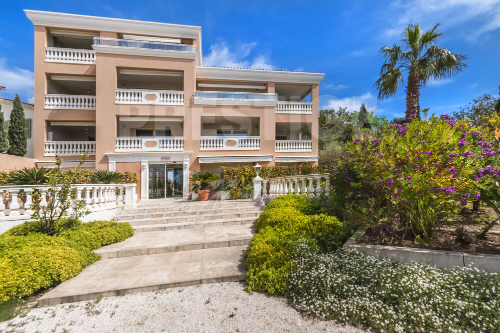 Bel appartement avec jardin et terrasses