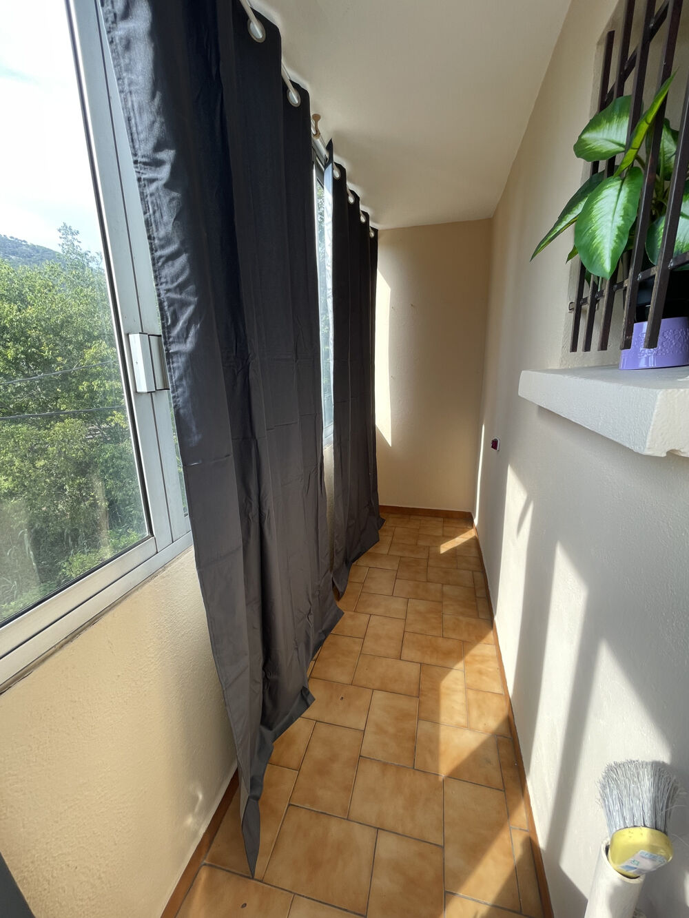 Vente Appartement TOULON EST - EXCLUSIVITE - APPARTEMENT T3 TRAVERSANT- LOGGIA - BALCON  - STATIONNEMENT AISE - CAVE Toulon