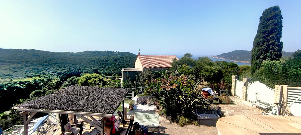 à vendre  Propriété/château Ile Du Levant (83400)