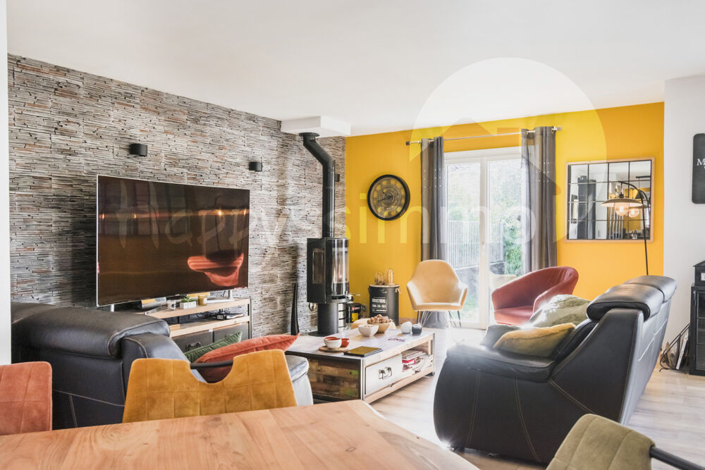 Villa de 163 m2 sur 2400 m2 de terrain avec piscine et dépendance de type 3