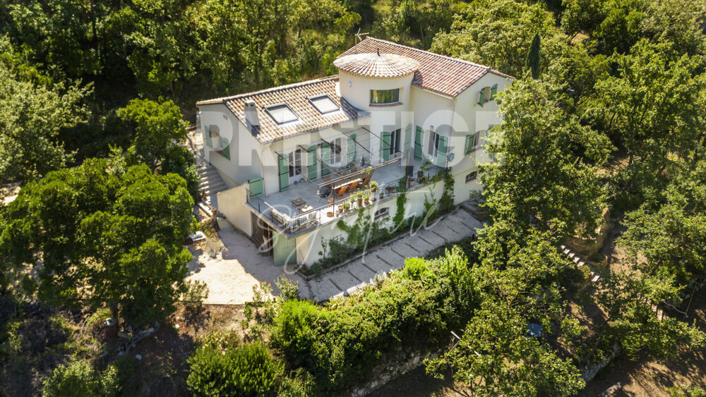 Vente Maison Bastide provençale rénovée au coeur des vignes Le castellet
