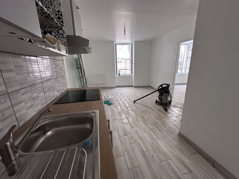   A Louer - Appartement T2 entièrement rénové - Vieux HYERES Appartement - 2 pièce(s) - 30 m²