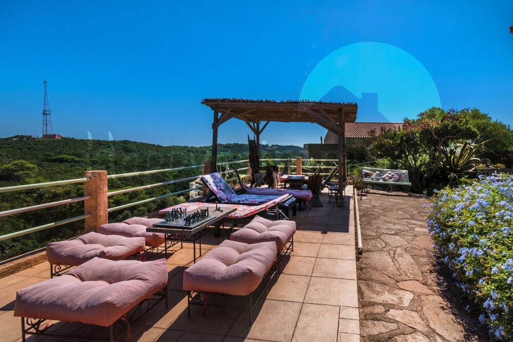 à vendre  Propriété/château Ile Du Levant (83400)