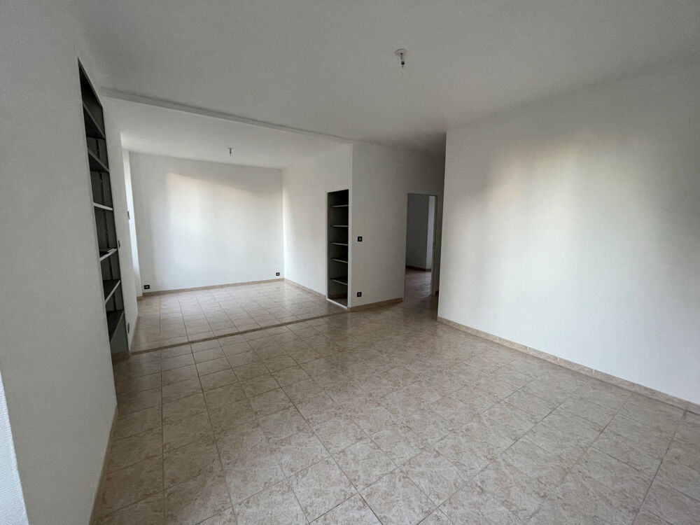 Location Appartement A Louer Appartement T3 en rez-de-chaussée avec petit cour Hyères