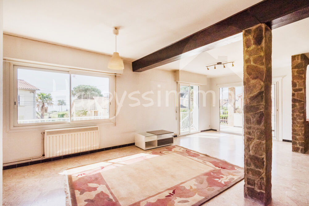 Vente Maison Hyères-Plage : Villa de 230 m2 - Deux appartements - Garage et stationnements Hyères