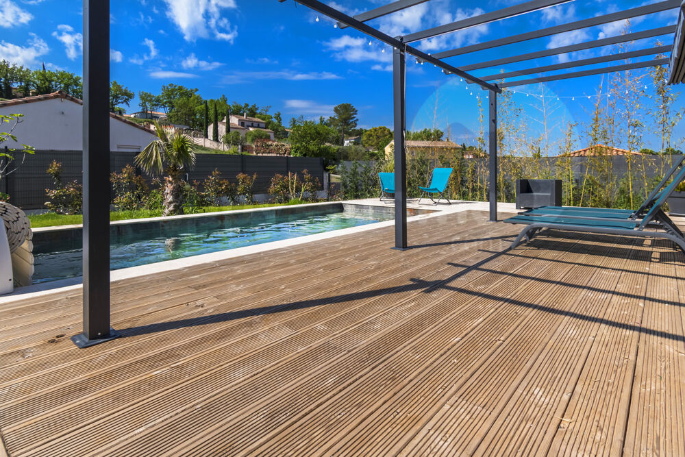 Vente Maison Villa de plain-pied contemporaine de 115 m2 sur 800 m2 de terrain avec piscine Brignoles