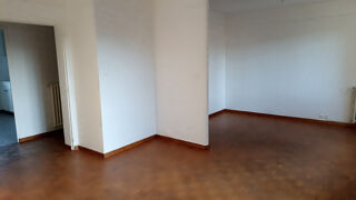  Appartement à louer 3 pièces 65 m²