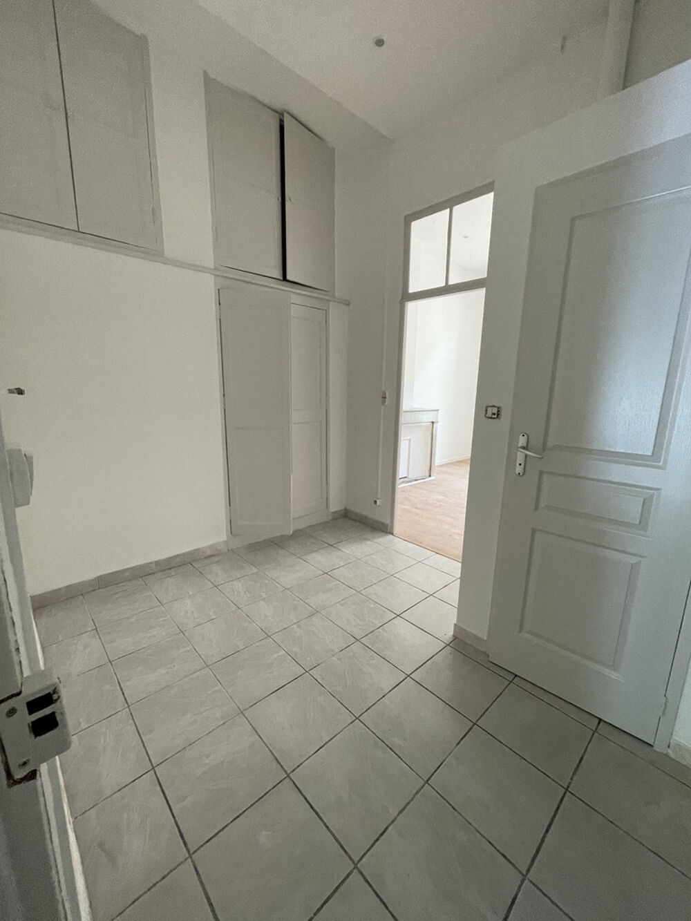   Local professionnel 50 m2 - centre-ville Hyères Hyeres