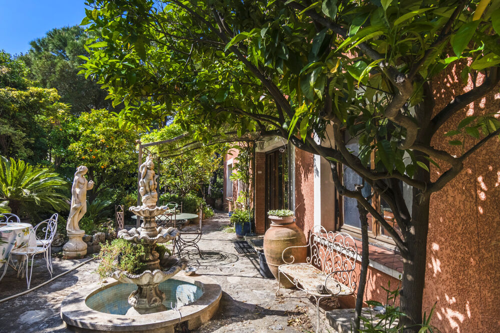 Vente Maison Villa de 115 m2 sur un terrain de 1500 m2 + dépendance de 50 m2 Le pradet